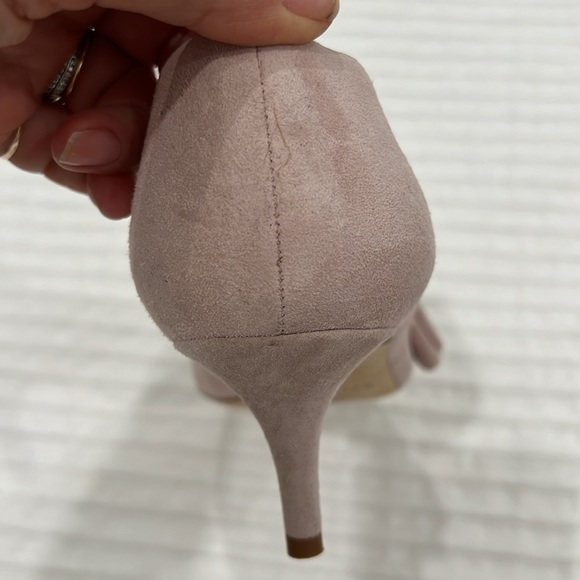 Adorable!! Kate Spade suede pumps with bow - Picture 3 of 7